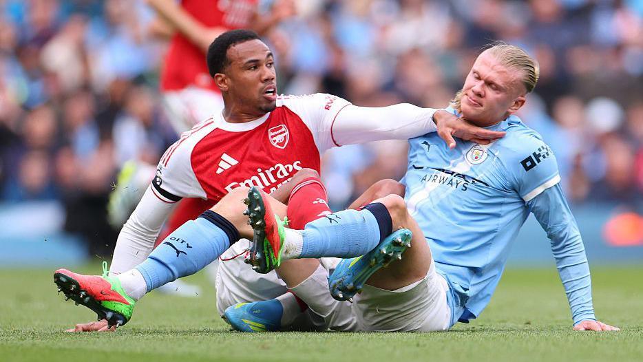تتويج فريق الناشئين ببطولة الدوري المحلي